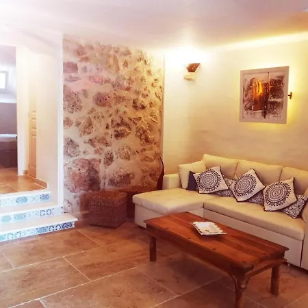 Bastide Provençale Les Mûriers D'engaspaty